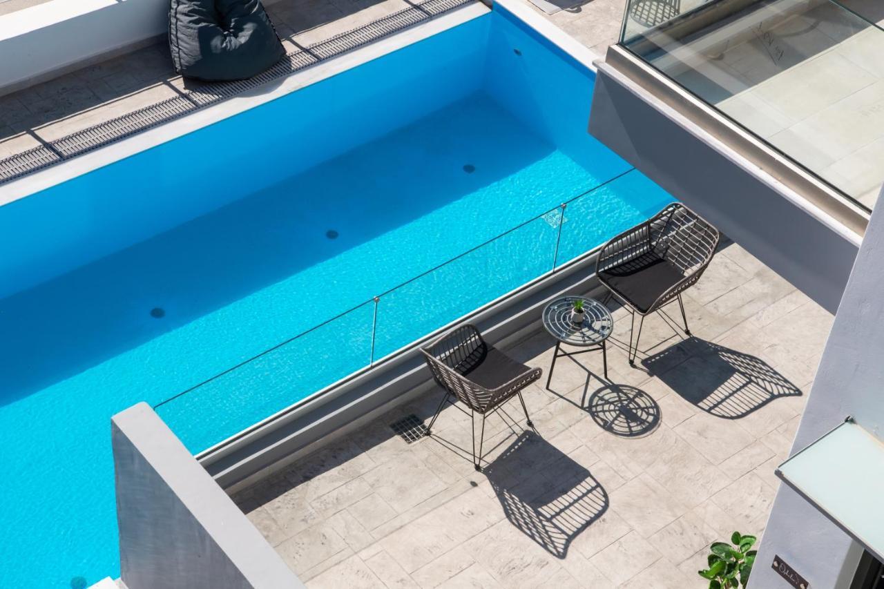 Clelia'S And Dione'S Design Studios Swimming Pool นิเกียนา ภายนอก รูปภาพ
