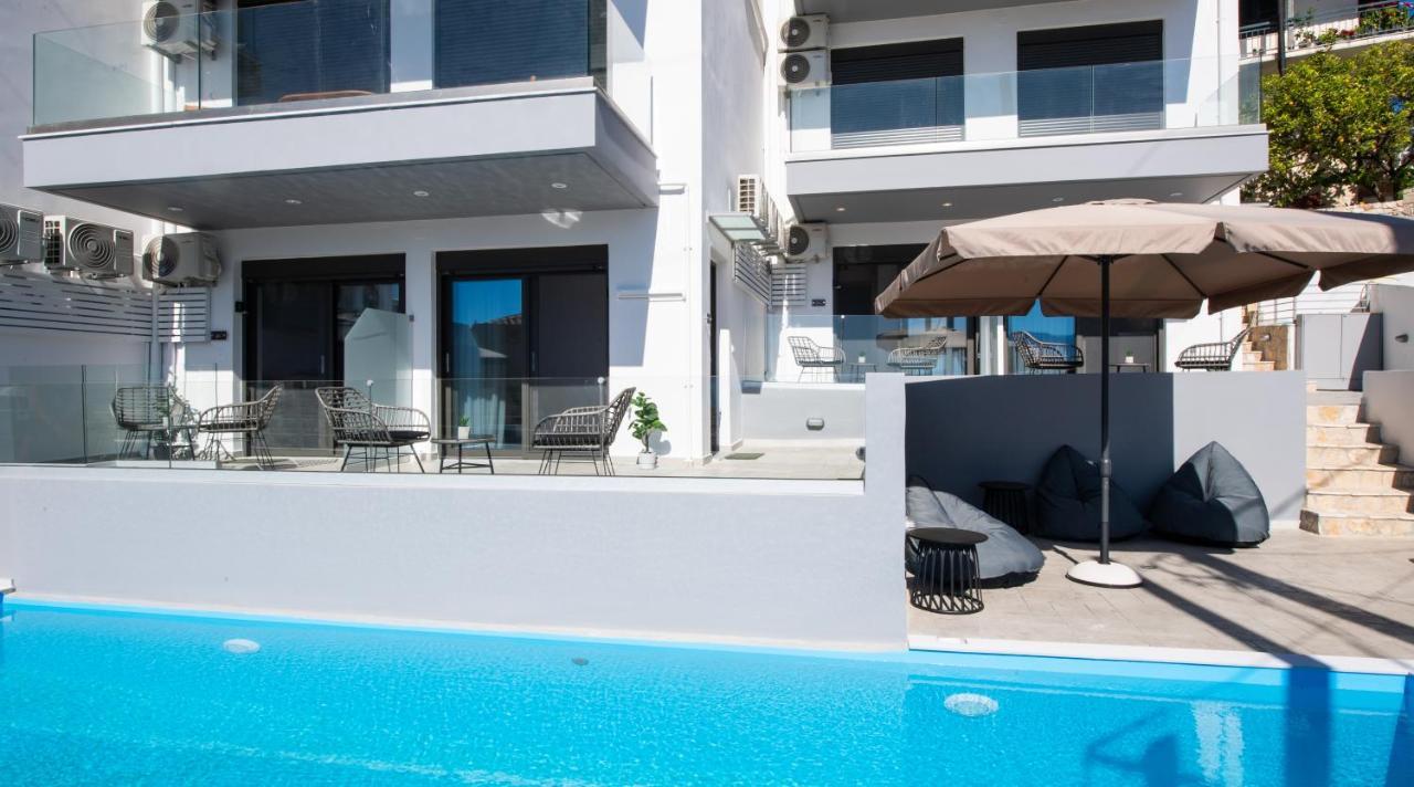 Clelia'S And Dione'S Design Studios Swimming Pool นิเกียนา ภายนอก รูปภาพ